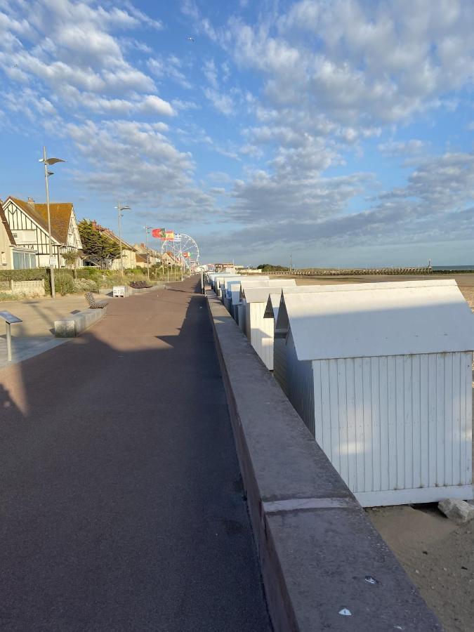 Super Appartement Cosy, Parking Prive Courseulles-sur-Mer Kültér fotó